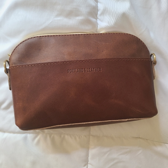SOLD Portland Leather Eclipse crossbody - Picture 1 of 4
